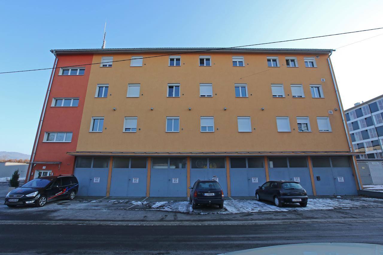 Montagehotel Living@Linz Exterior photo